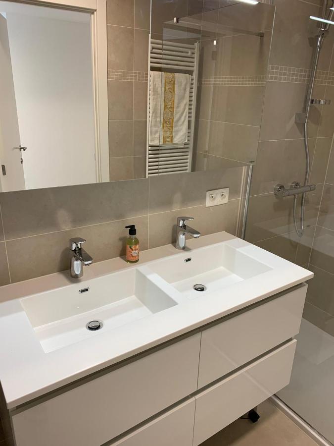 Lichtrijk 2-Slaapkamerappartement Met Zeezicht En Gratis Parking أوستيند المظهر الخارجي الصورة