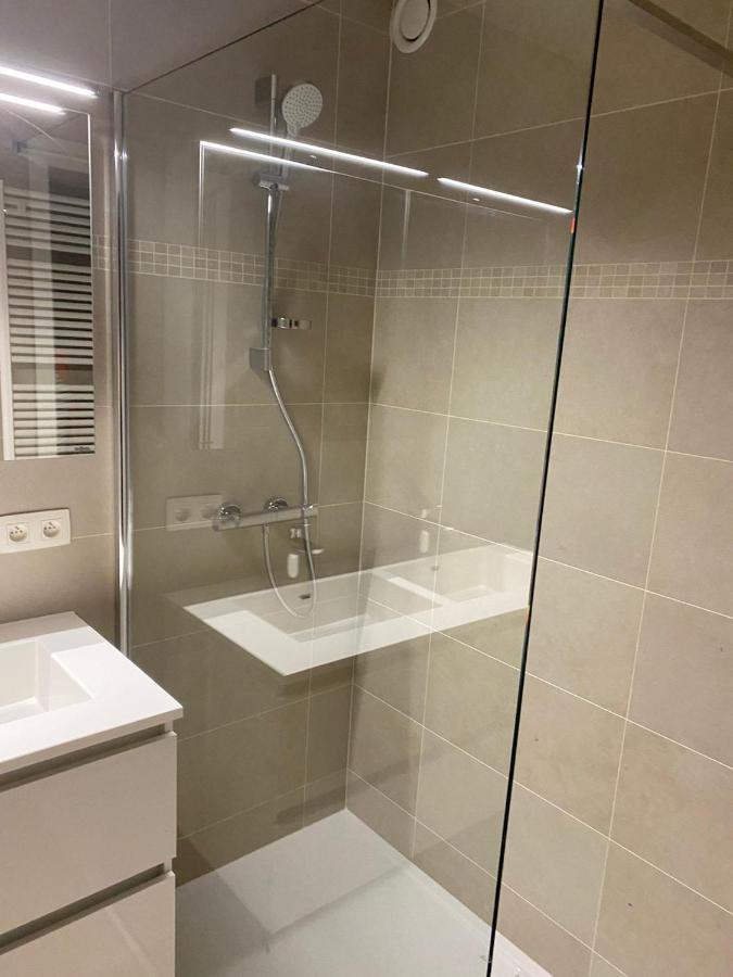 Lichtrijk 2-Slaapkamerappartement Met Zeezicht En Gratis Parking أوستيند المظهر الخارجي الصورة